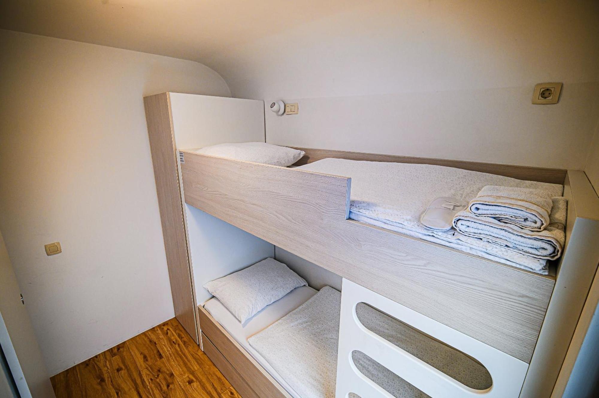 Glamping Malerič Hotel Dragatuš Eksteriør billede
